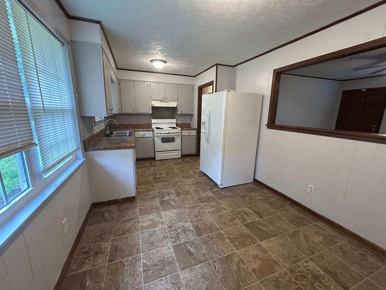 610 Cottonwood Dr - Photo 3 of 8