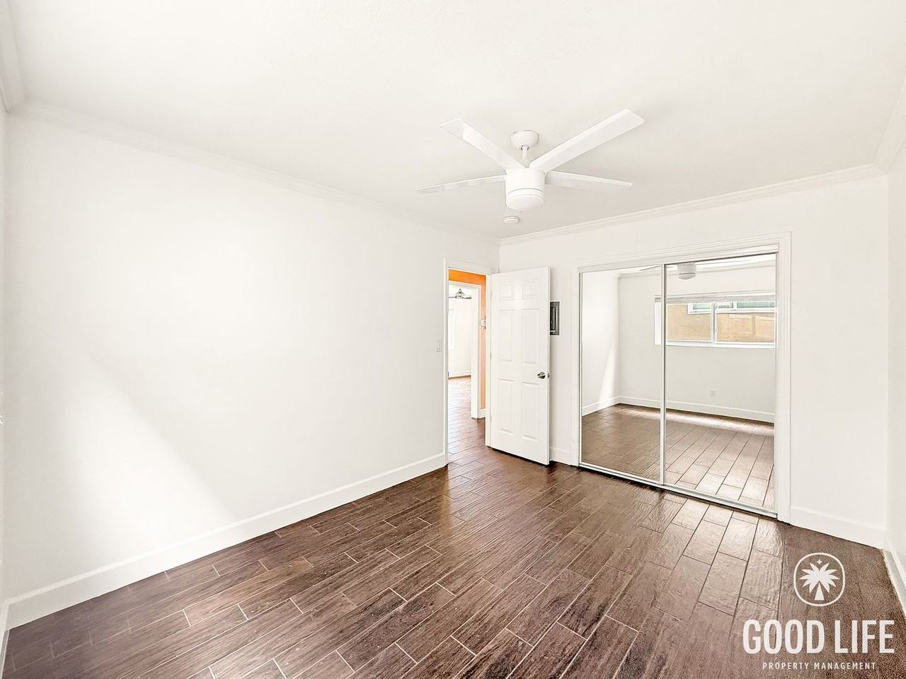 2033 Oliver Ave - Photo 5 of 9