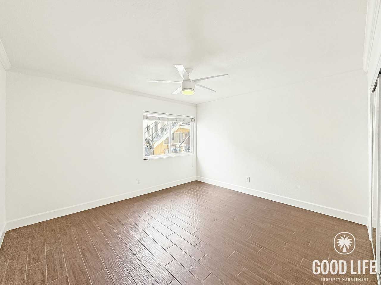 2033 Oliver Ave - Photo 6 of 9