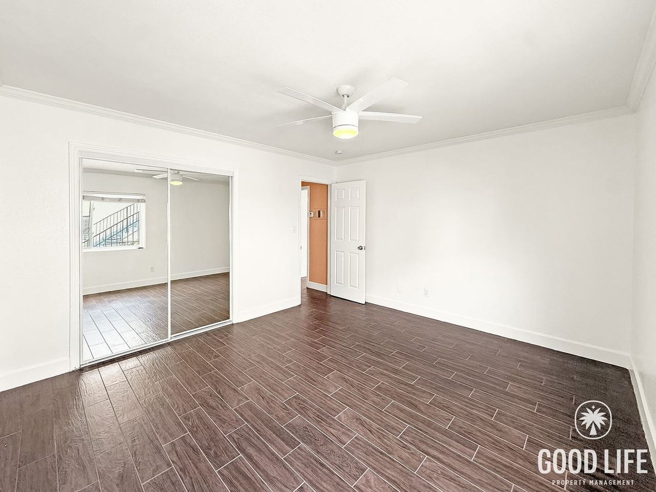 2033 Oliver Ave - Photo 7 of 9