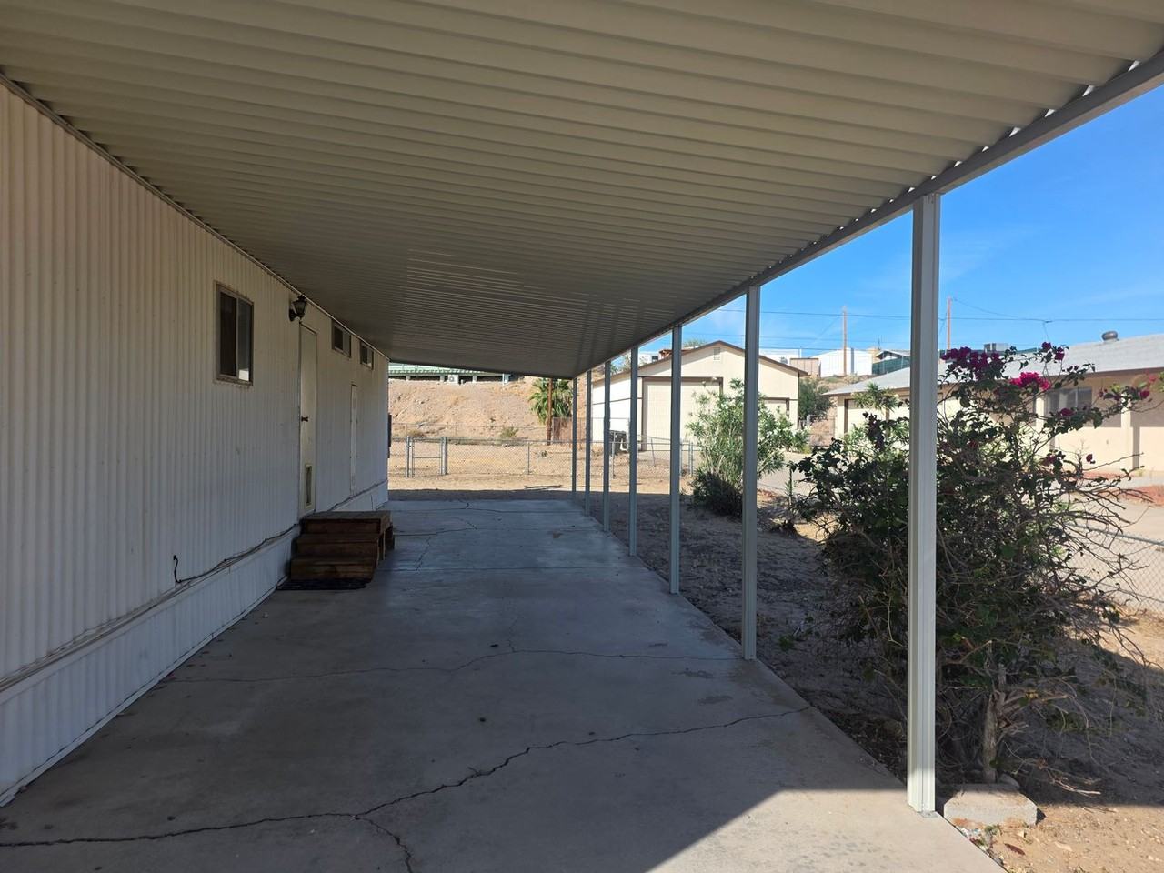 1457 Luna Ln - Photo 4 of 26