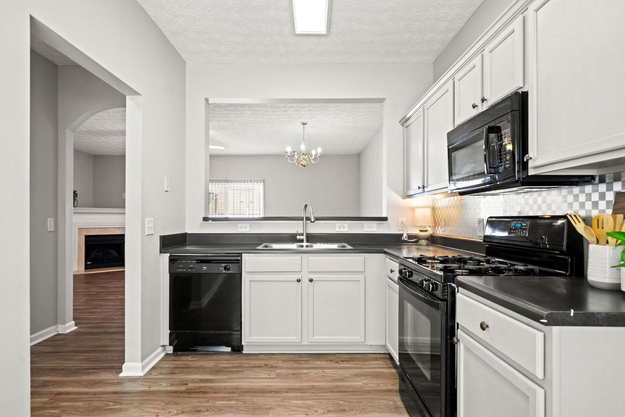801 Old Peachtree Rd Nw - Photo 3 of 48