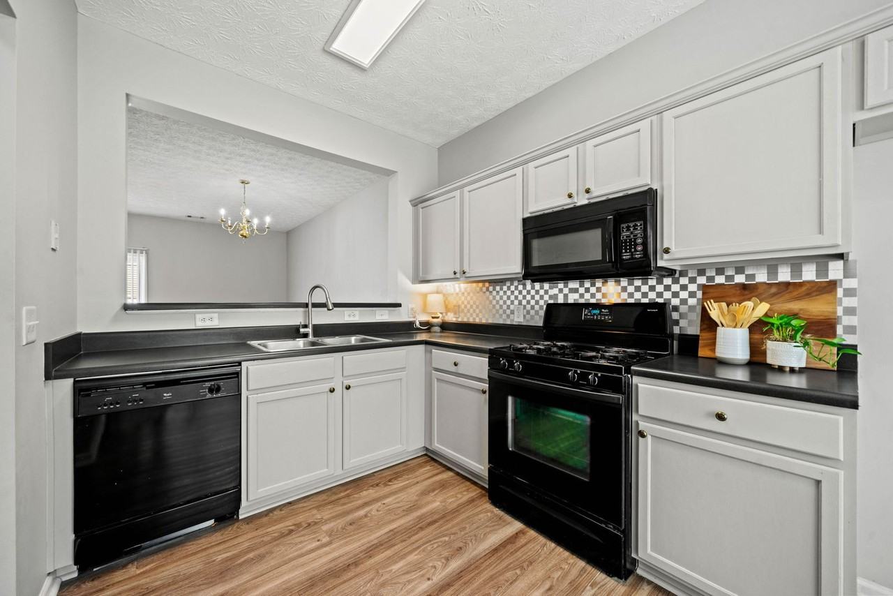 801 Old Peachtree Rd Nw - Photo 5 of 48