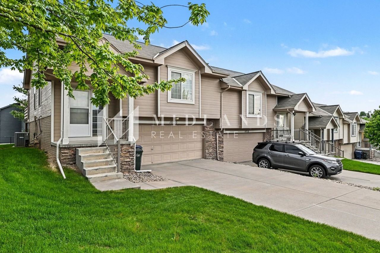 19720 Marinda St - Photo 3 of 18