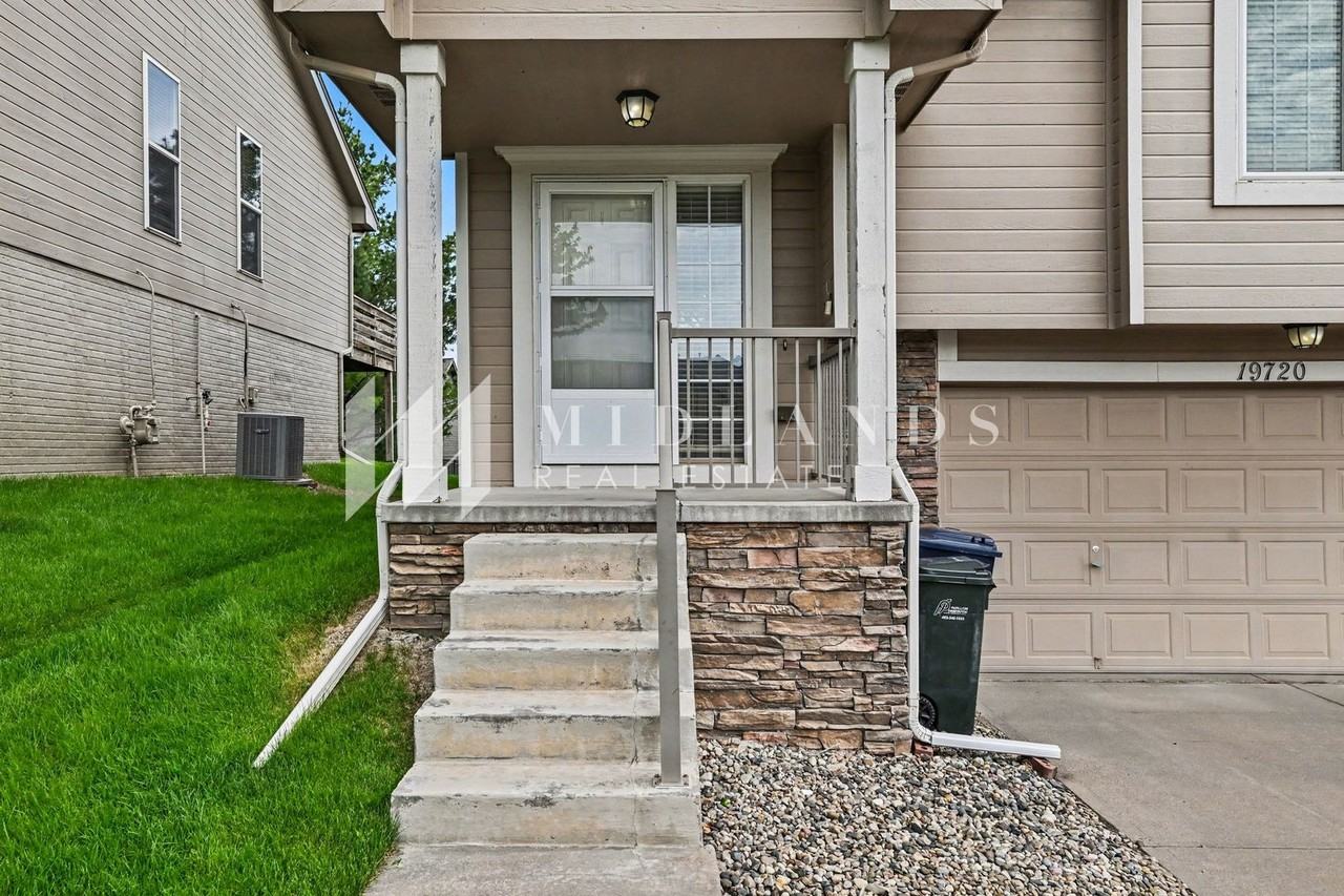 19720 Marinda St - Photo 4 of 18