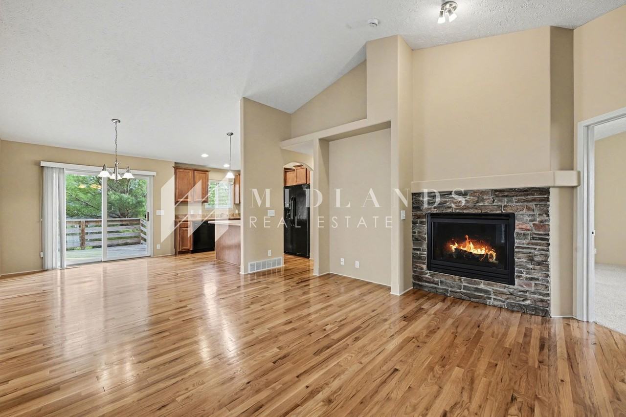 19720 Marinda St - Photo 5 of 18