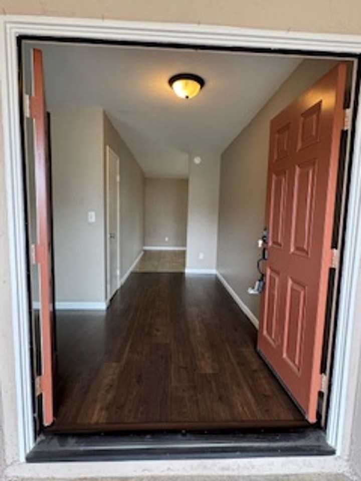 549 Danny St - Photo 5 of 30