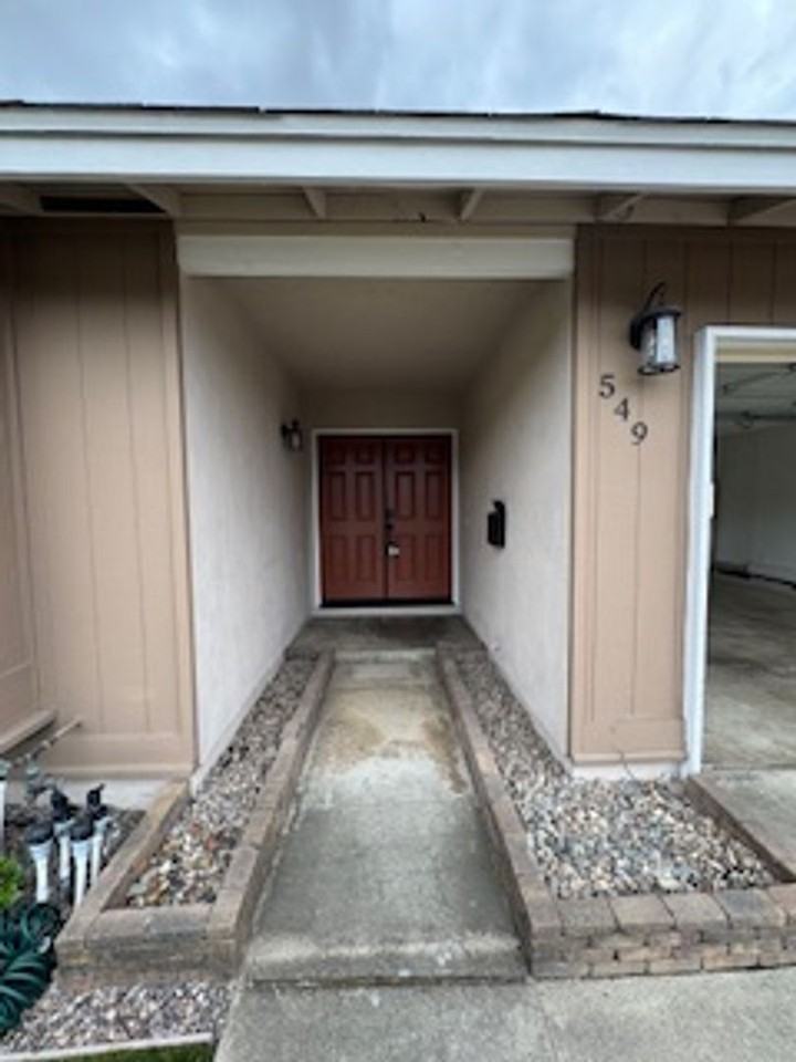 549 Danny St - Photo 6 of 30