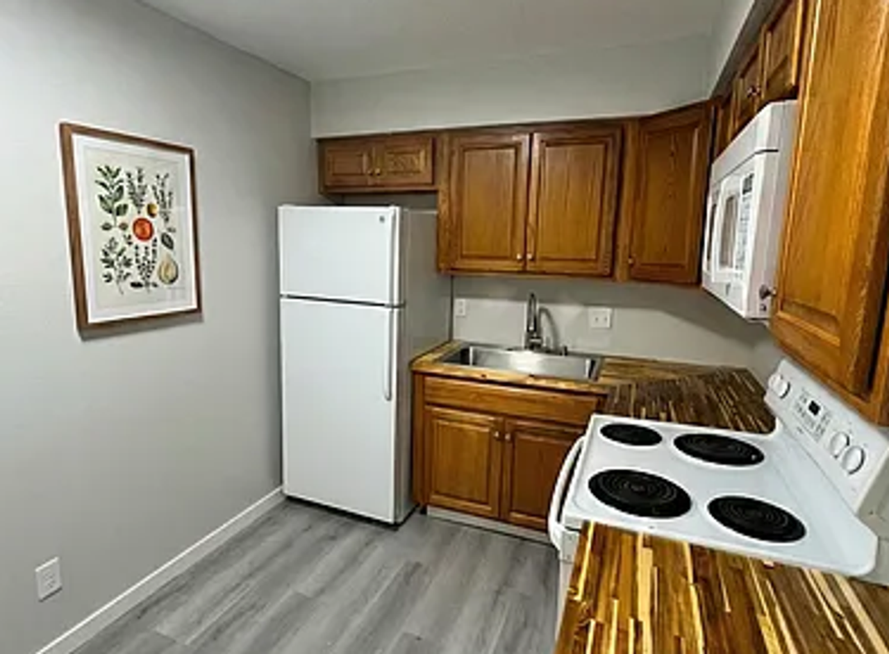 1645 Nw 84th St #11 - Photo 3 of 10