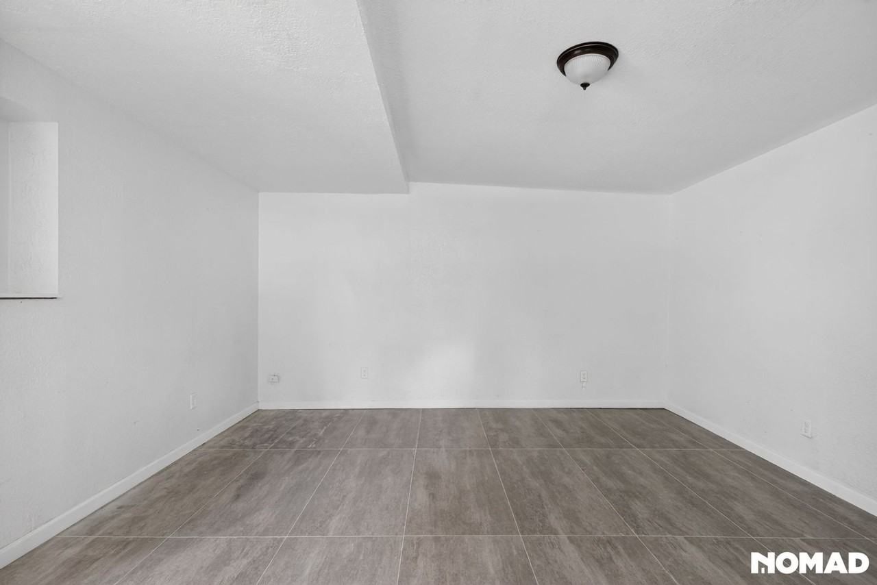 11607 Sawyer St - Photo 7 of 24