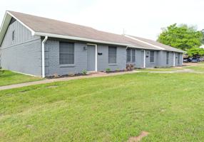 featured image of 2400 Brookridge Dr