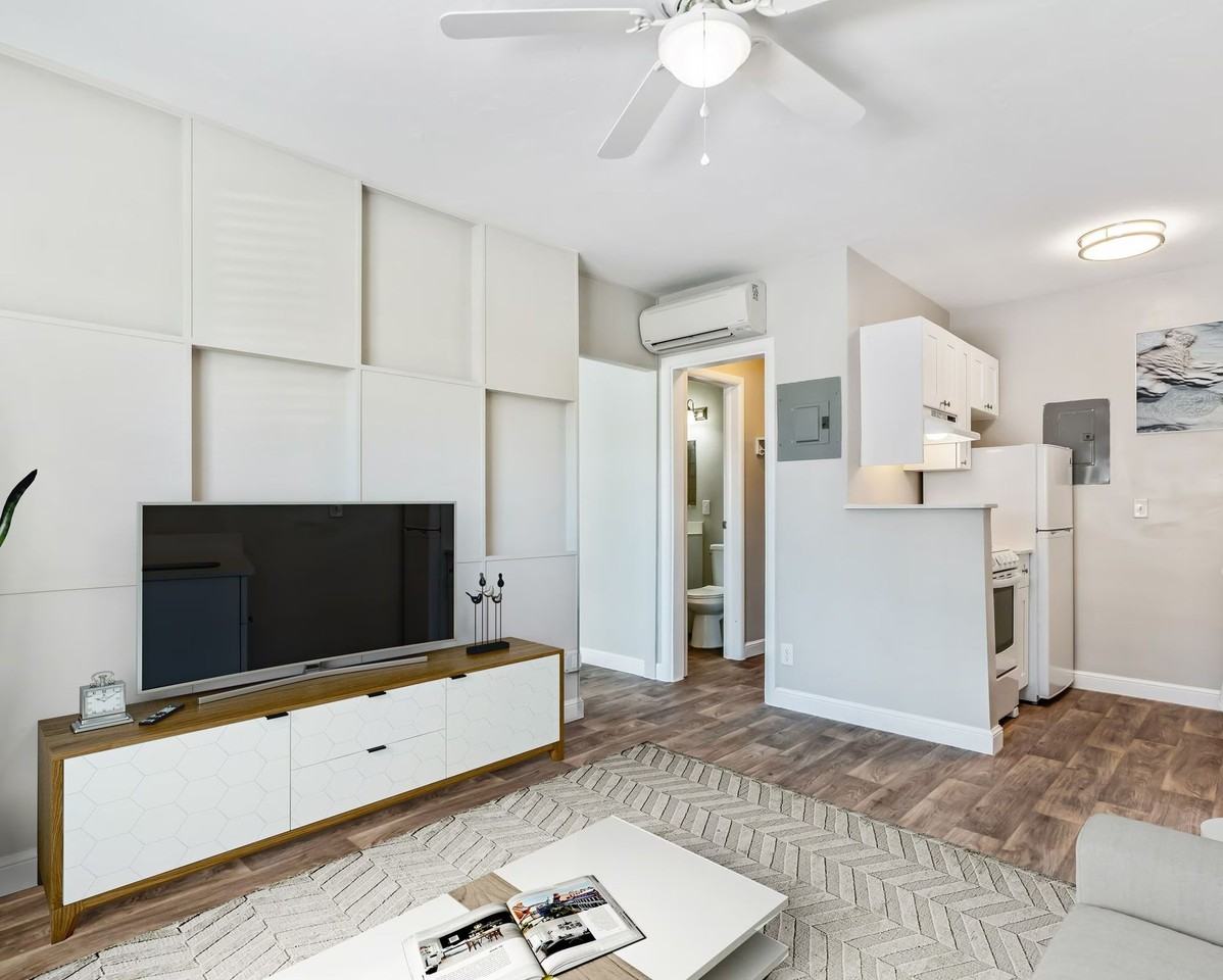 Seascape Apartments - Photo 3 of 27