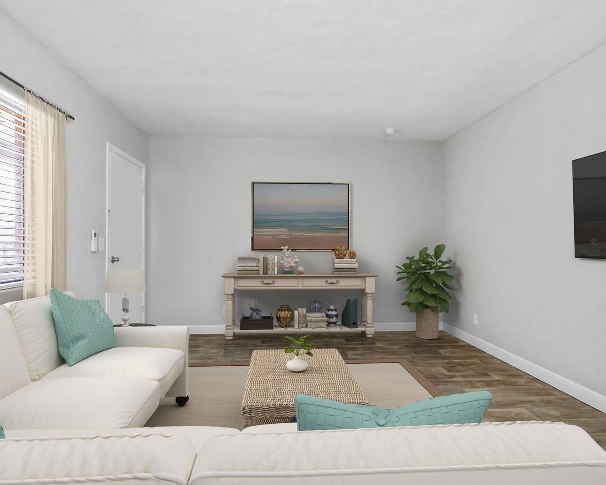 Seascape Apartments - Photo 6 of 27