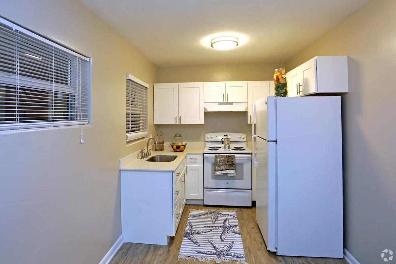 Seascape Apartments - Photo 7 of 27
