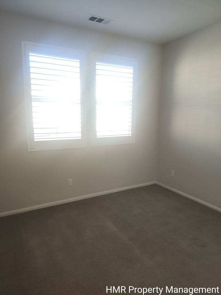 6386 Pegasus Ct - Photo 3 of 29