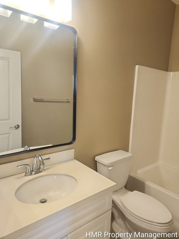 6386 Pegasus Ct - Photo 7 of 29