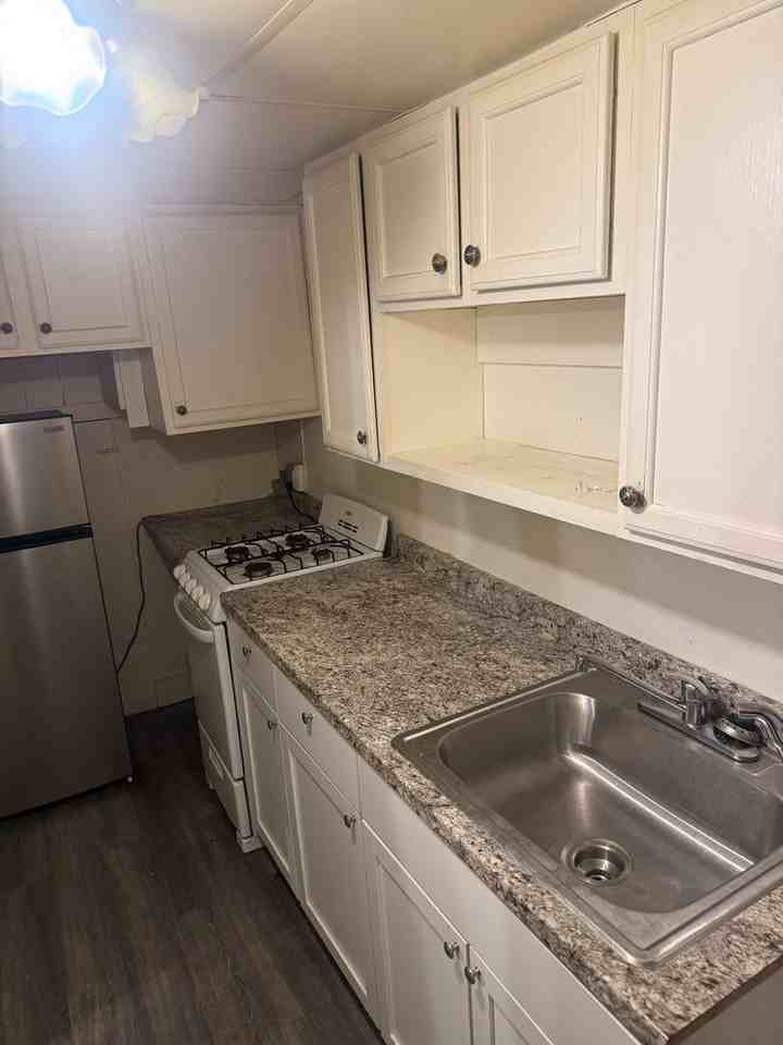 14 Park St - Photo 2 of 2