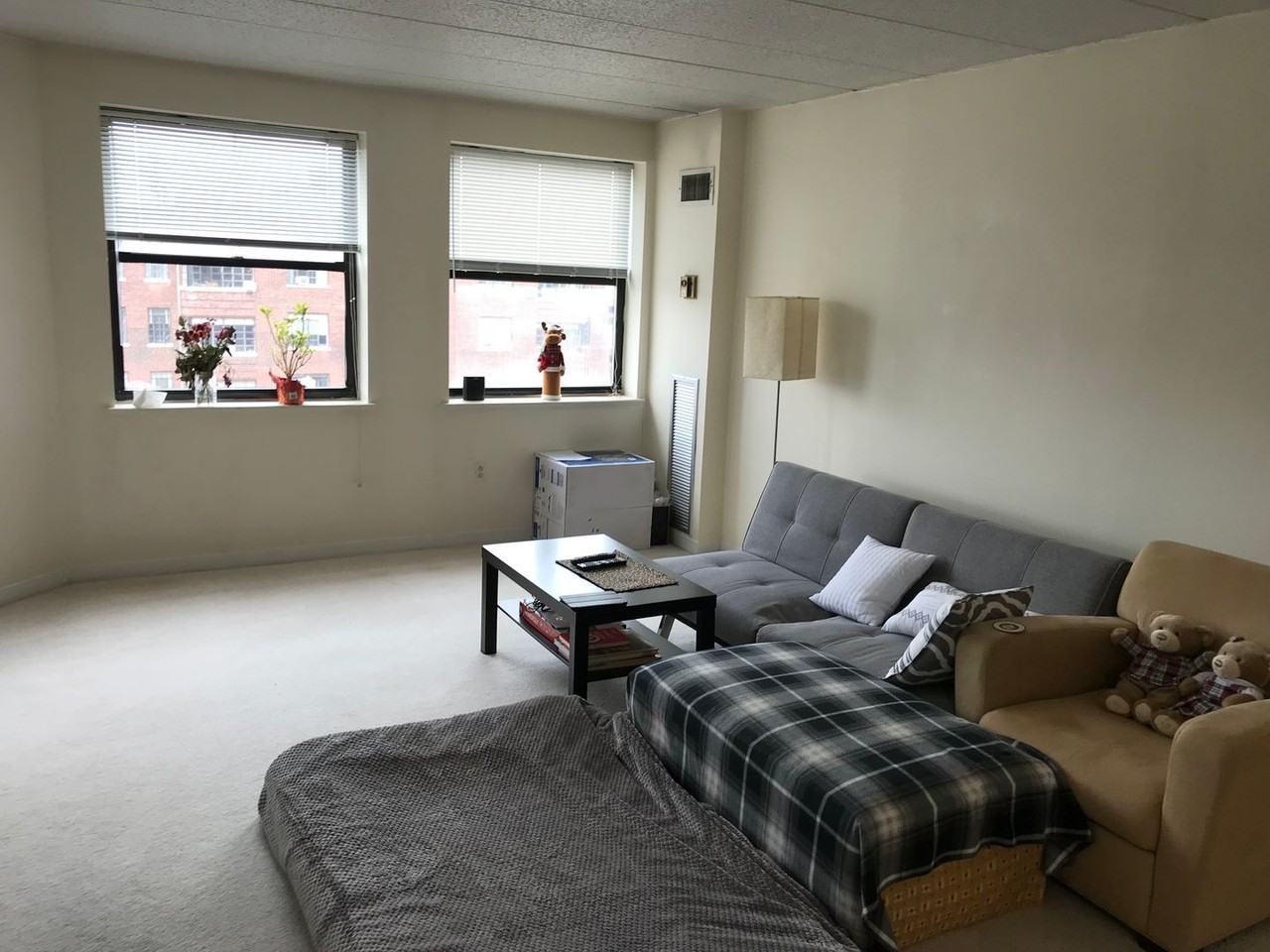 1935 Commonwealth Ave - Photo 2 of 12