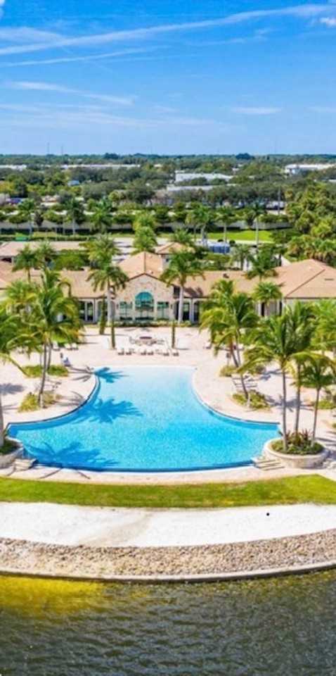 229 Vinadio Blvd - Photo 2 of 33