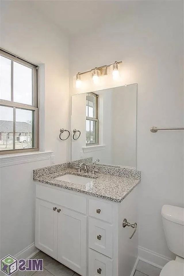 1474 Partierre Ln N - Photo 4 of 10