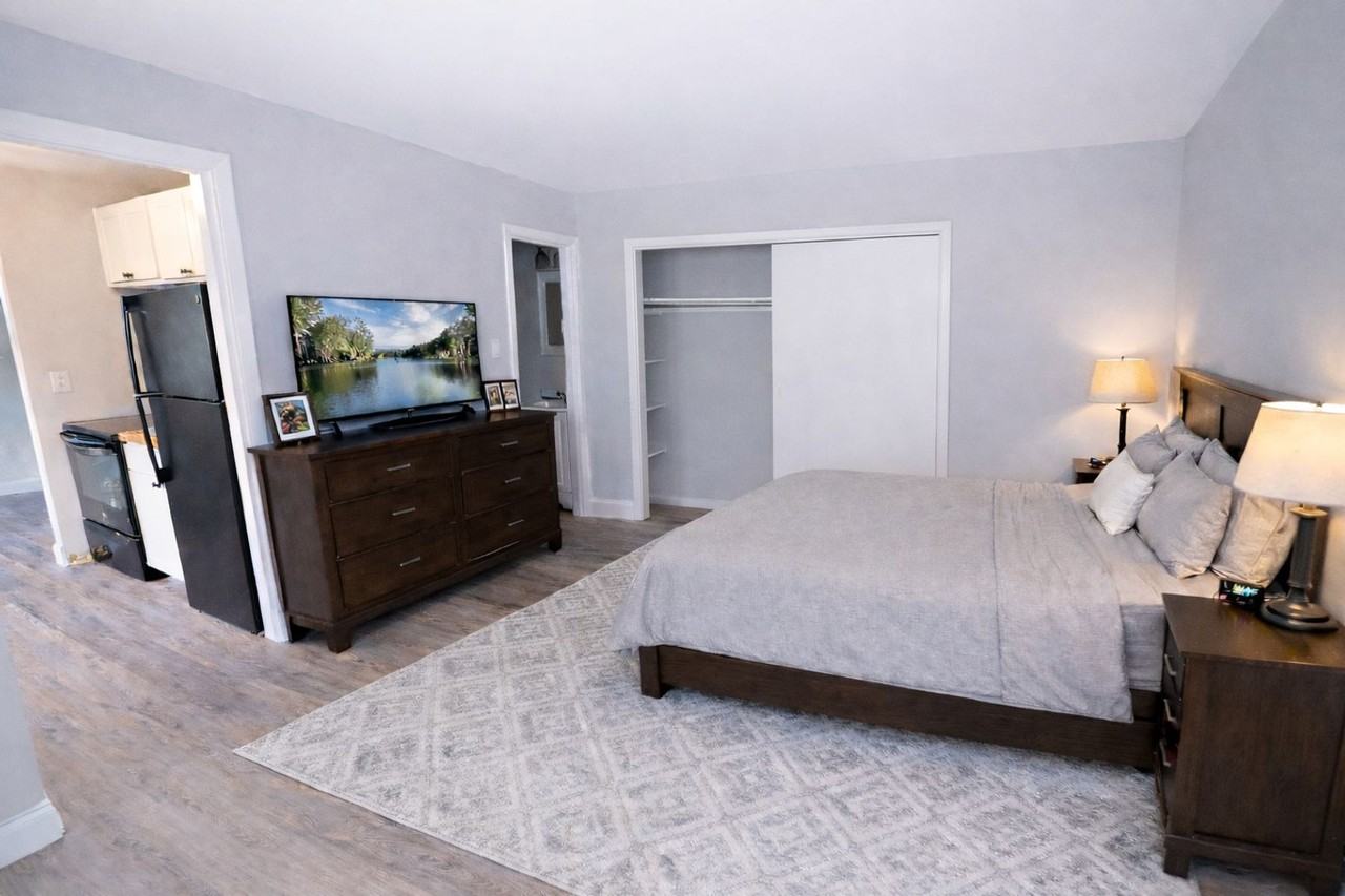 Sunnyslope Apartments - Photo 4 of 16