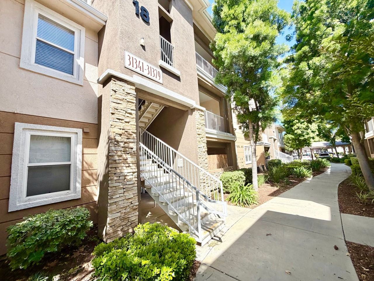 31371 Taylor Ln - Photo 2 of 39