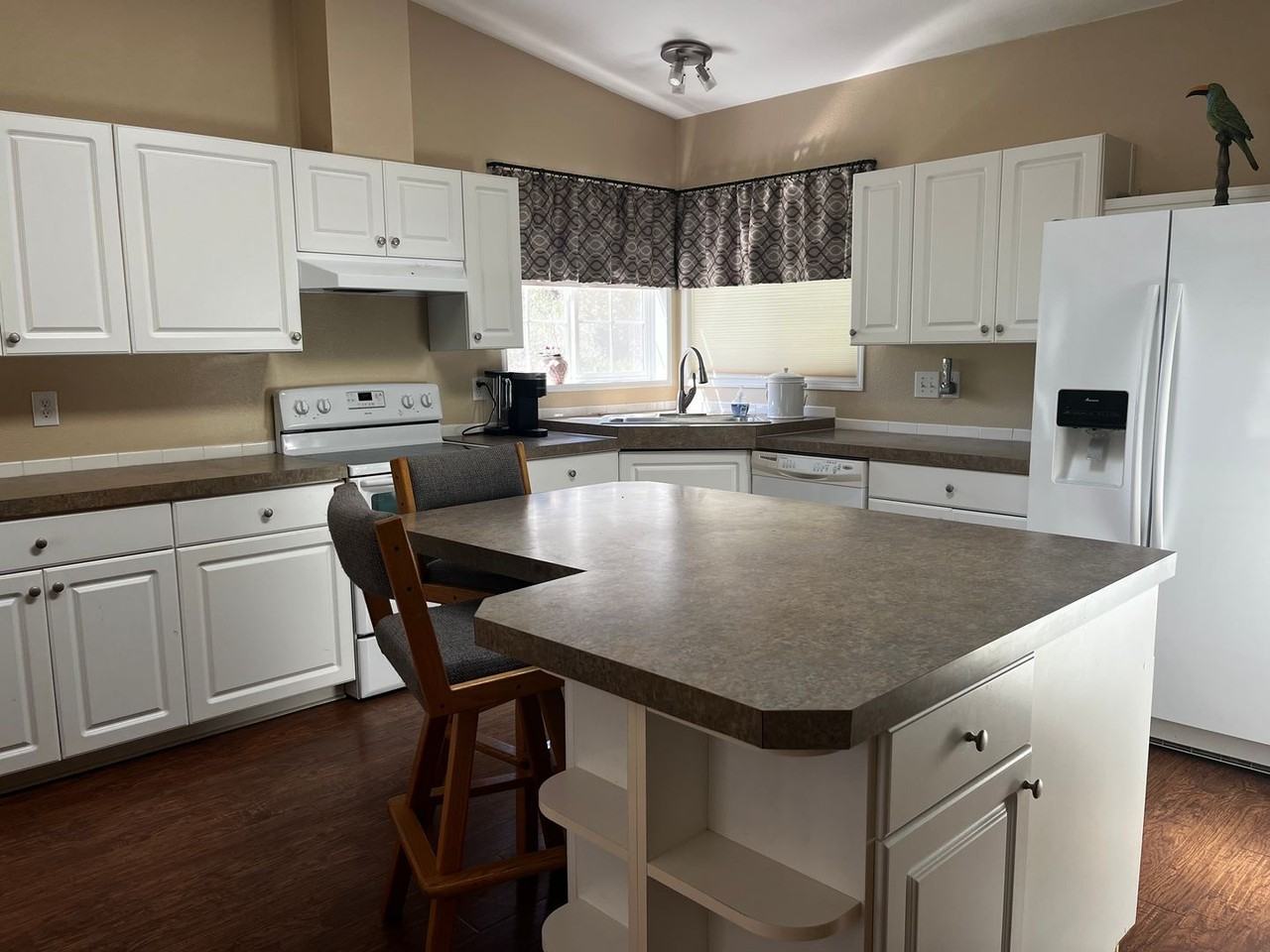 1449 Anderson Ave - Photo 7 of 17