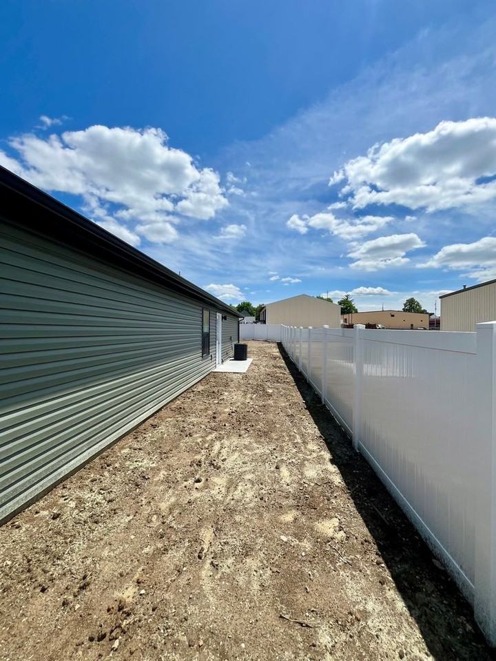 20 Modern St - Photo 3 of 11