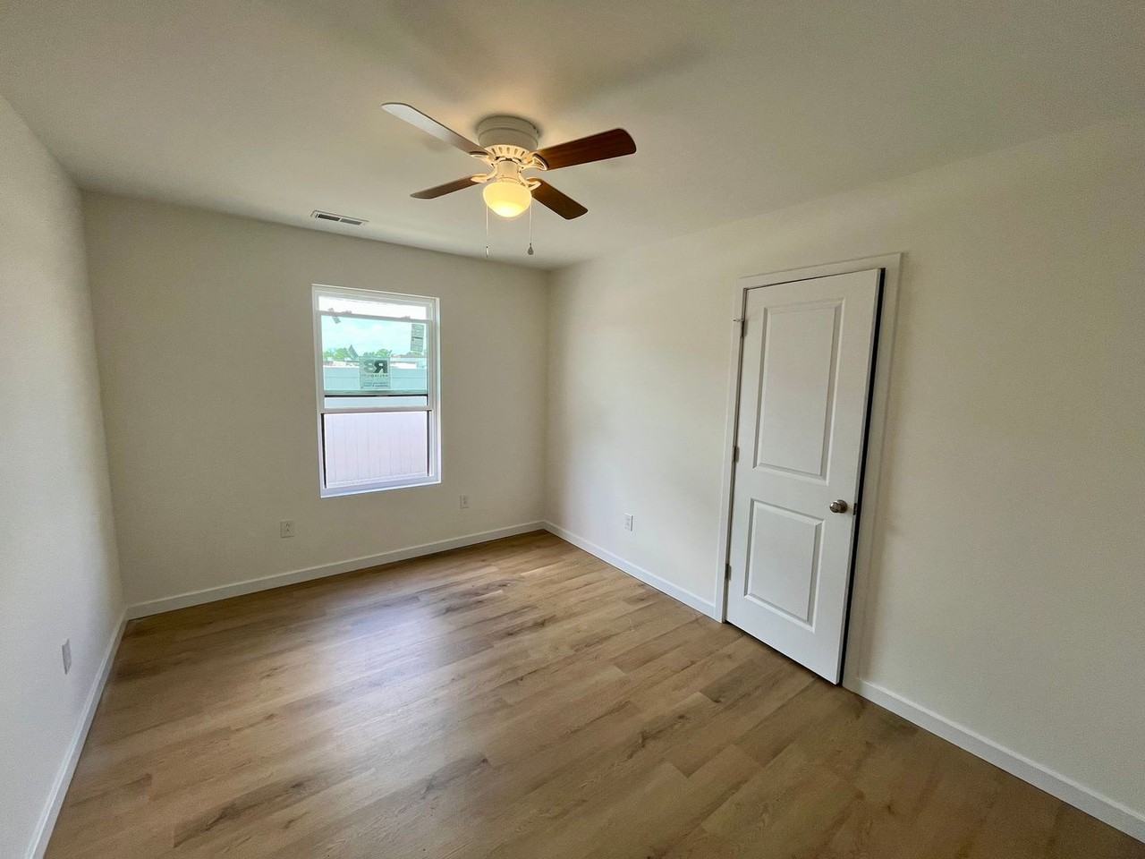 24 Modern St - Photo 7 of 10