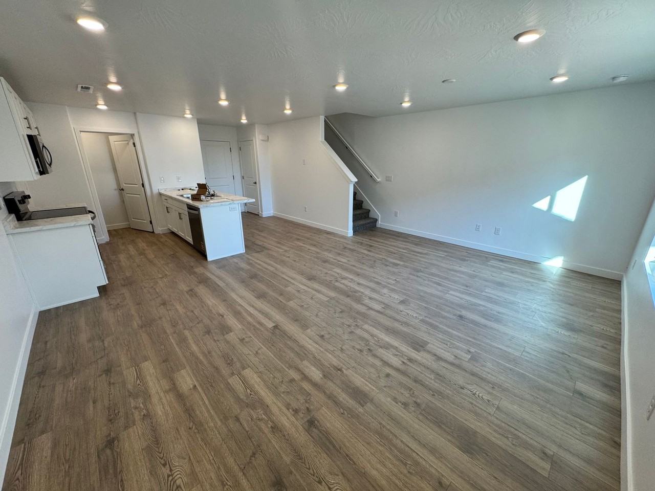 2814 E Fireweed Ln - Photo 4 of 22