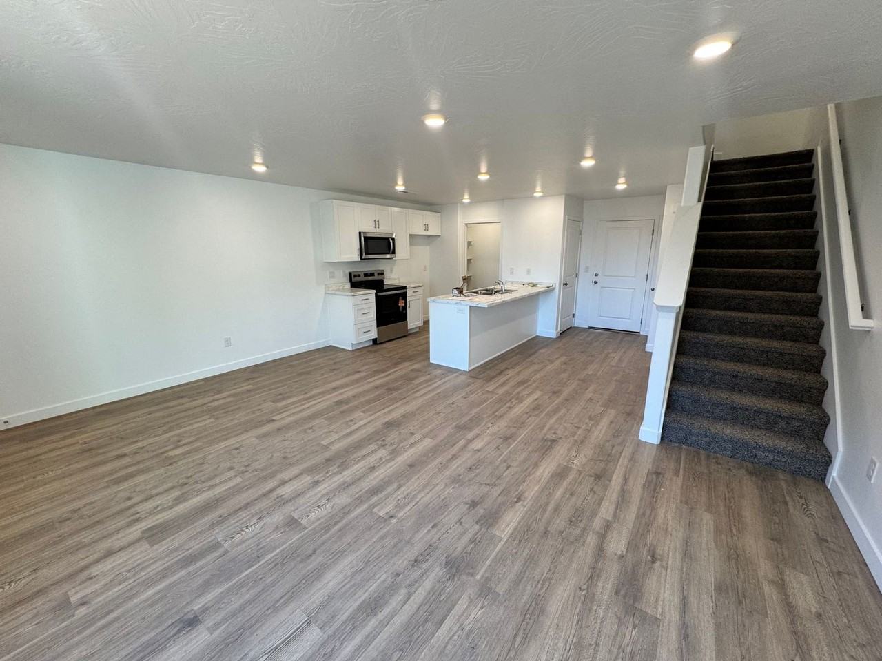 2814 E Fireweed Ln - Photo 5 of 22