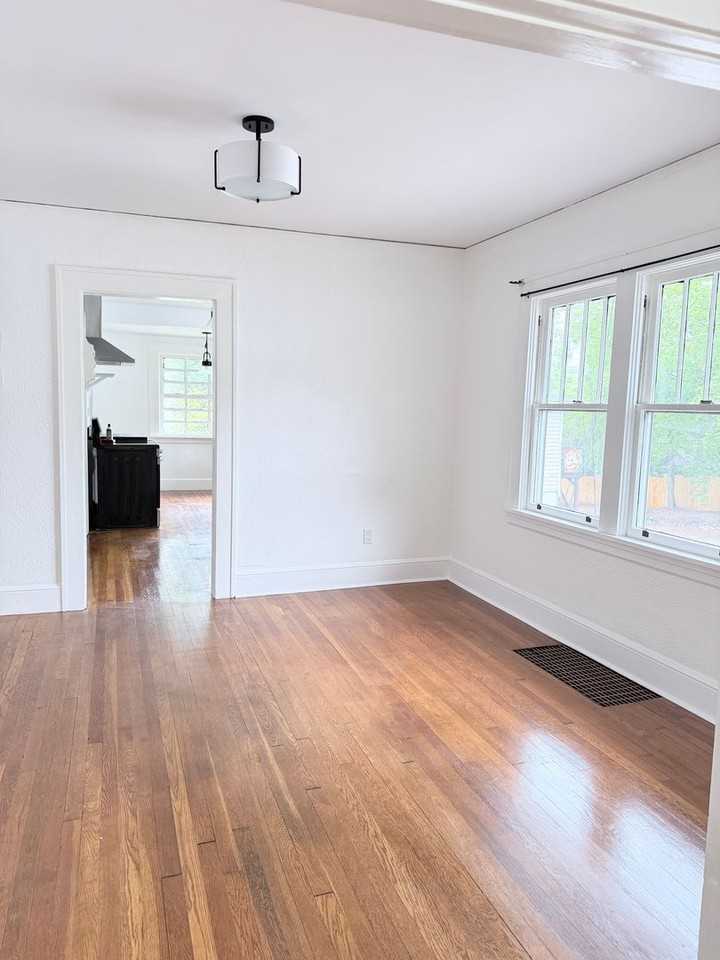 94 Louisiana Ave - Photo 5 of 15