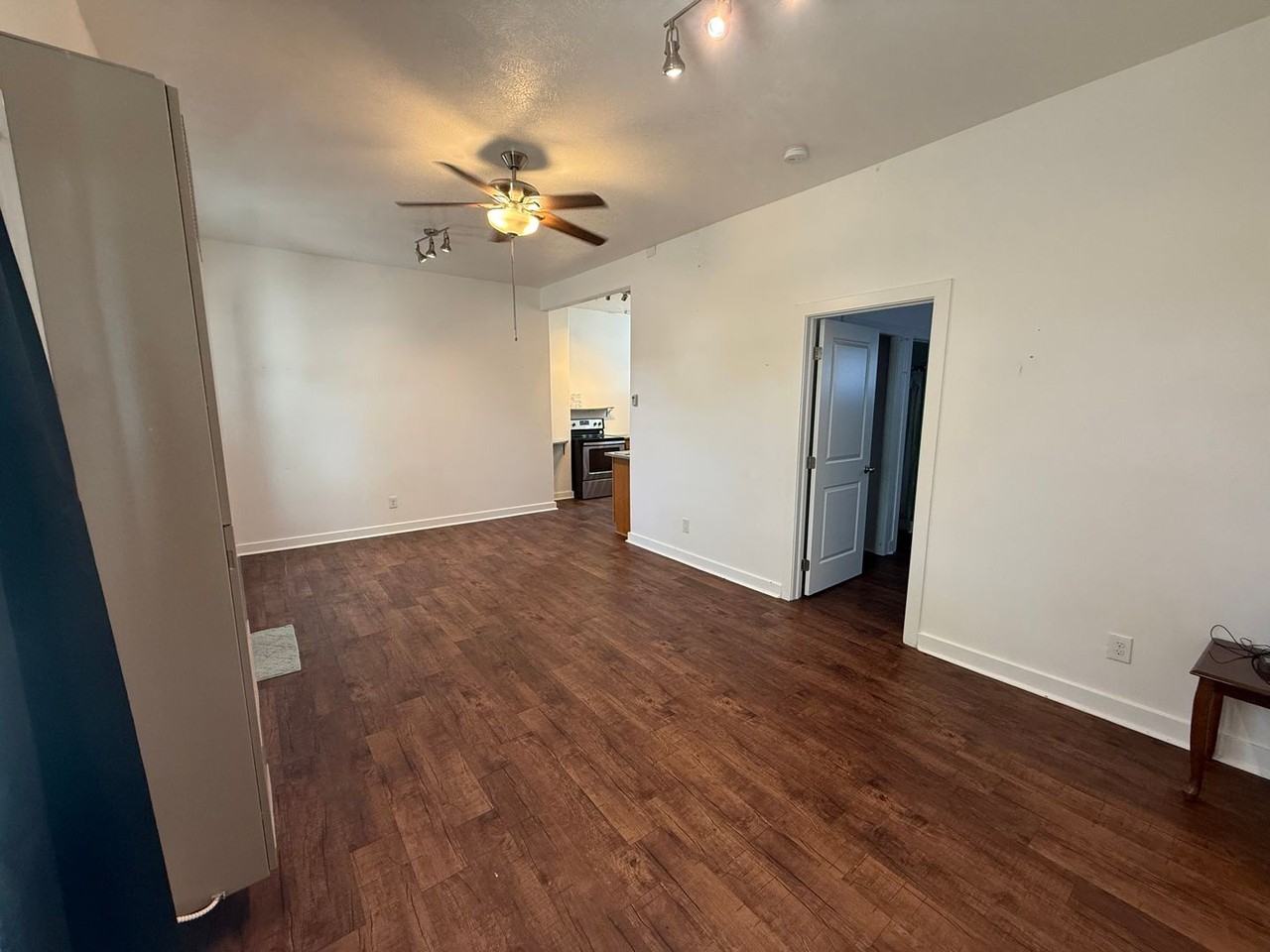 101 E 19th St - Photo 4 of 12