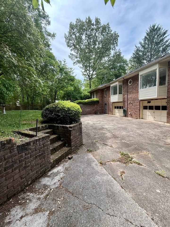 7703 W Ogg Rd - Photo 6 of 27