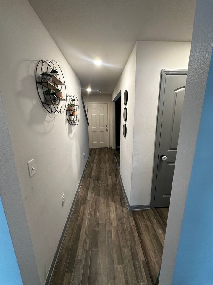 276 Hyacinth Ct - Photo 3 of 25