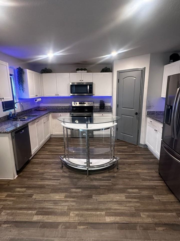 276 Hyacinth Ct - Photo 7 of 25