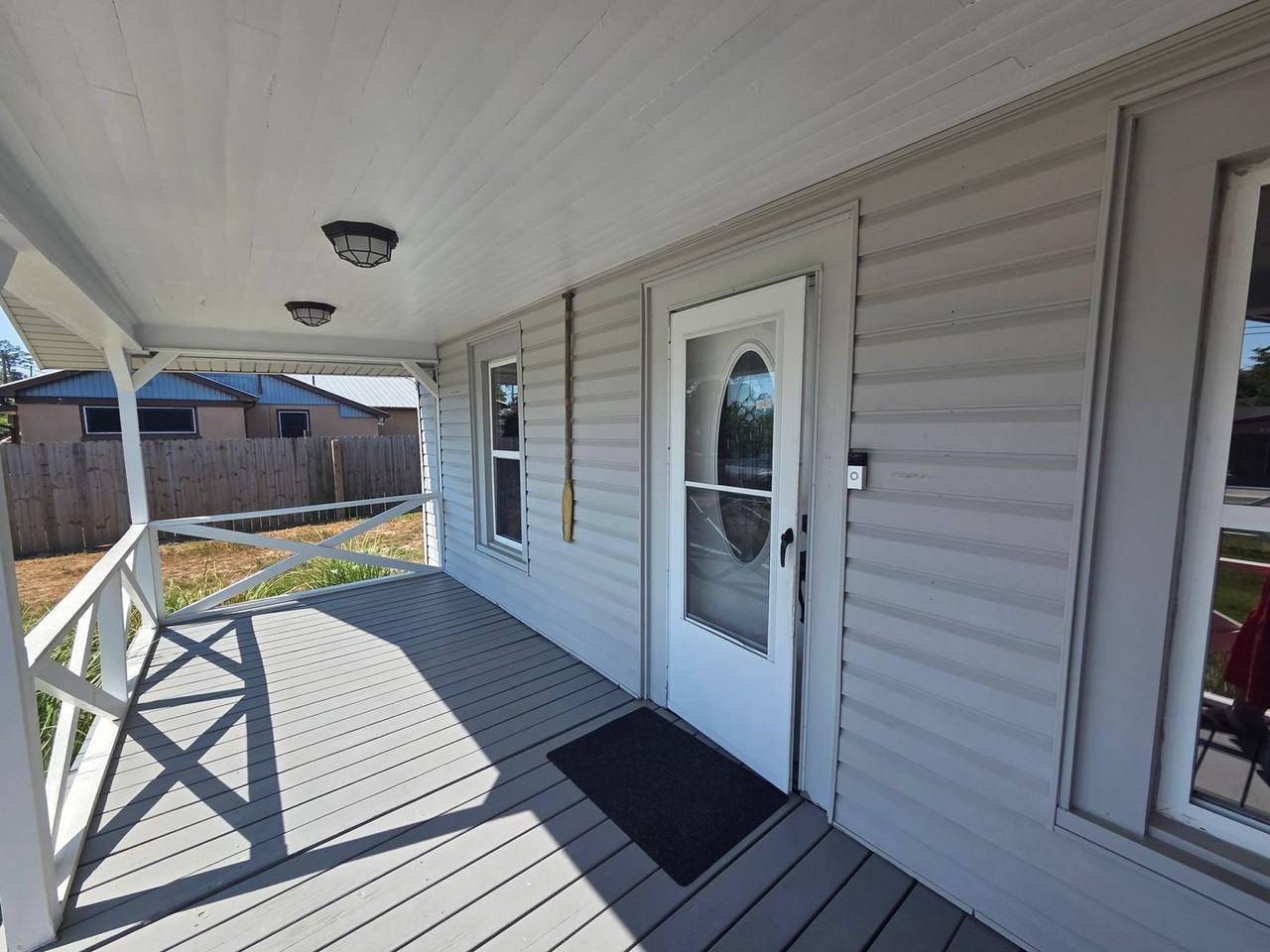 1525 Oak Ave - Photo 2 of 26