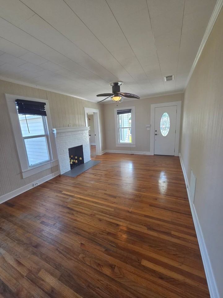 1525 Oak Ave - Photo 4 of 26