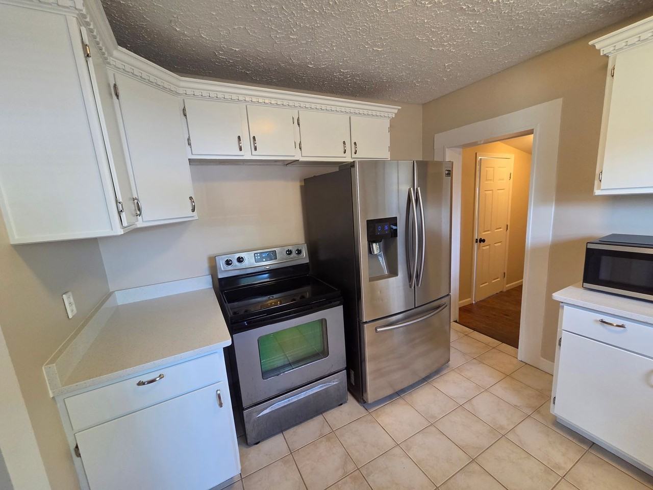 1525 Oak Ave - Photo 6 of 26