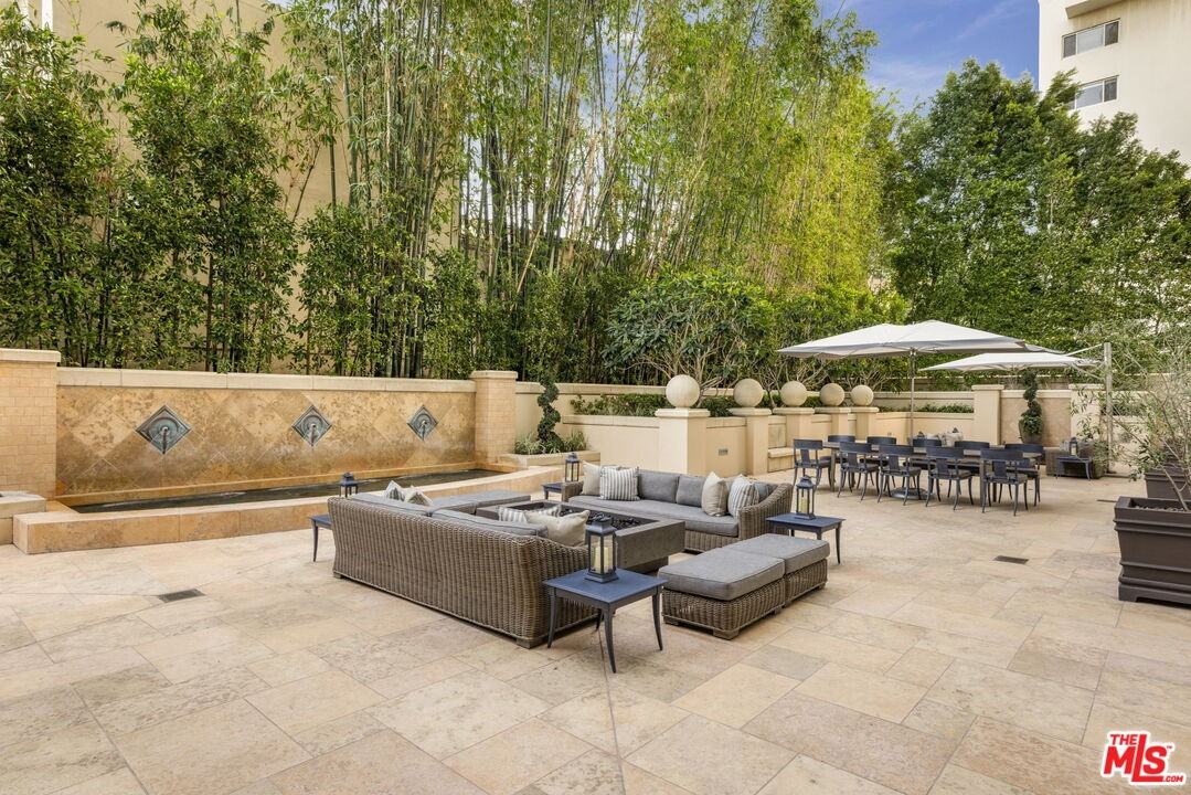 10727 Wilshire Blvd #1 - Photo 4 of 36