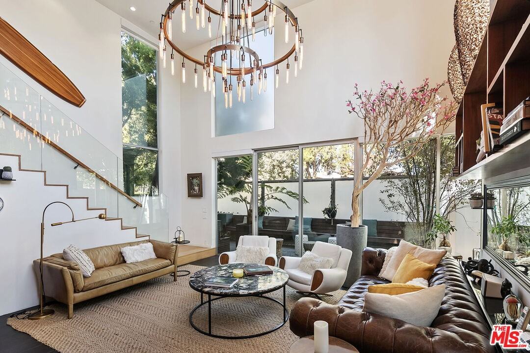 1220 Cabrillo Ave #1 - Photo 3 of 21