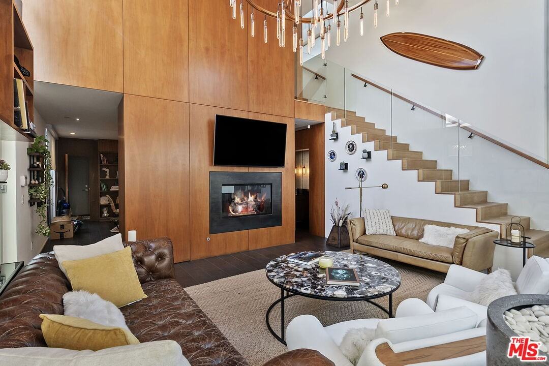 1220 Cabrillo Ave #1 - Photo 4 of 21