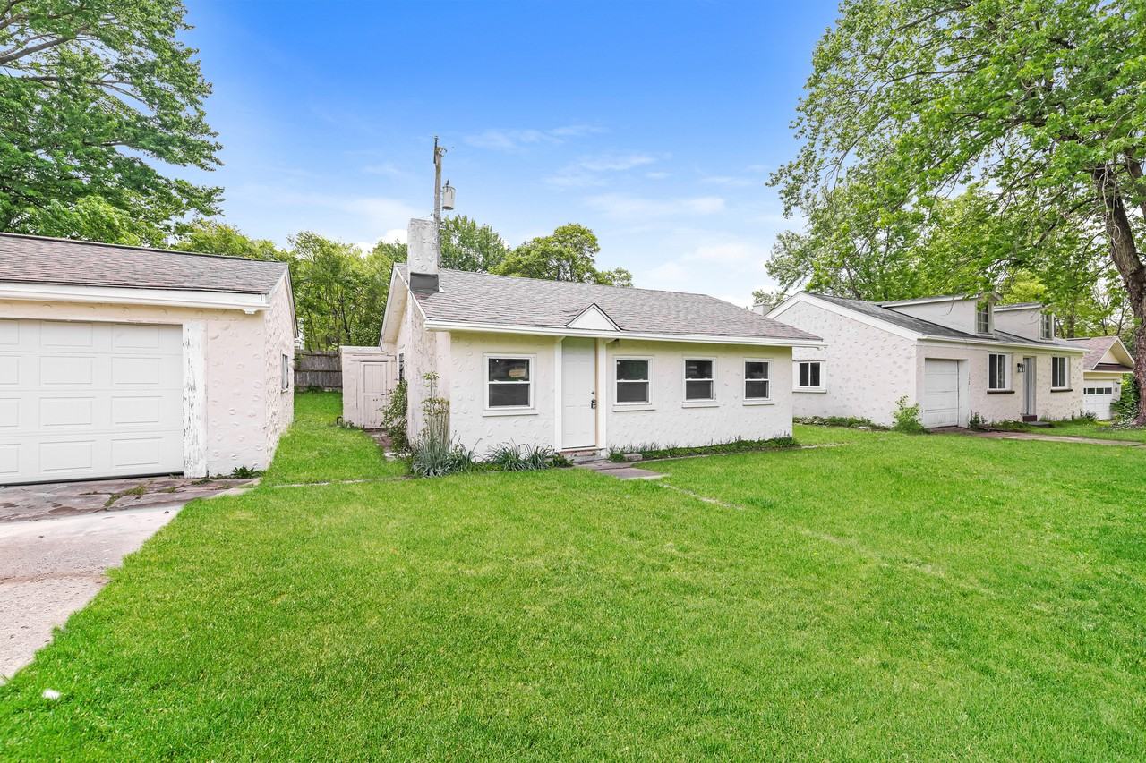 148 Burgess Ave #1 - Photo 2 of 15