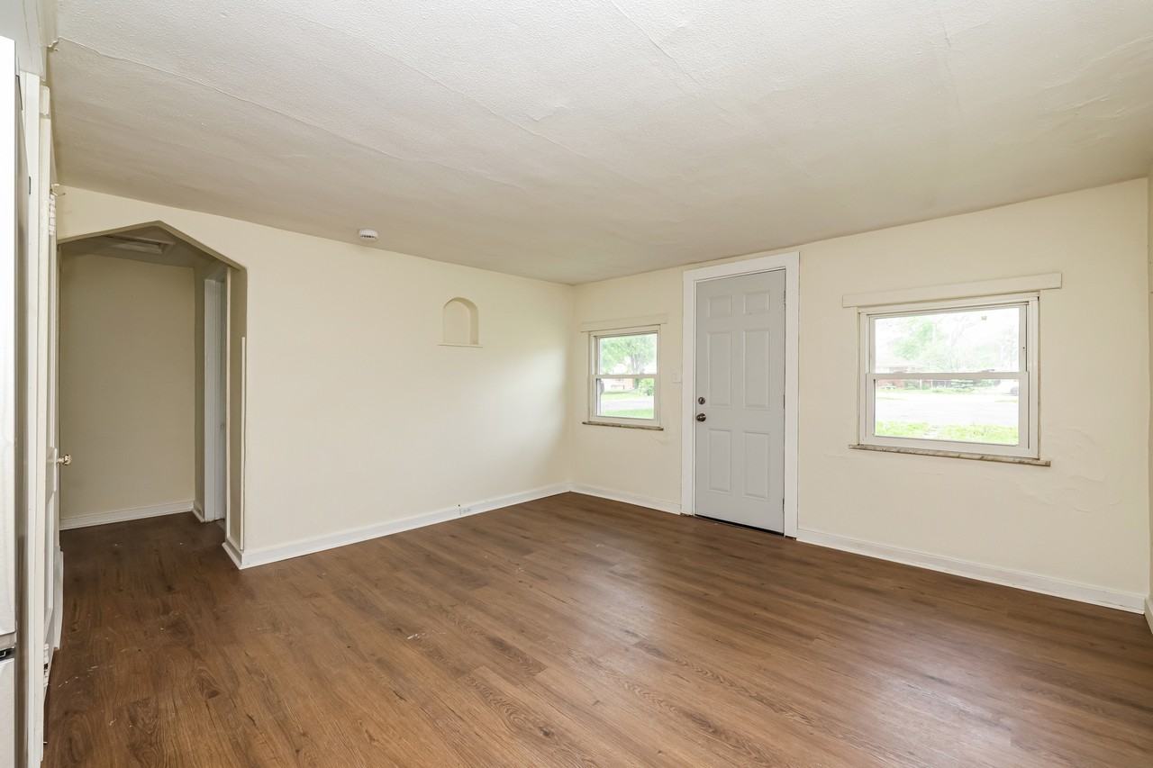 148 Burgess Ave #1 - Photo 6 of 15