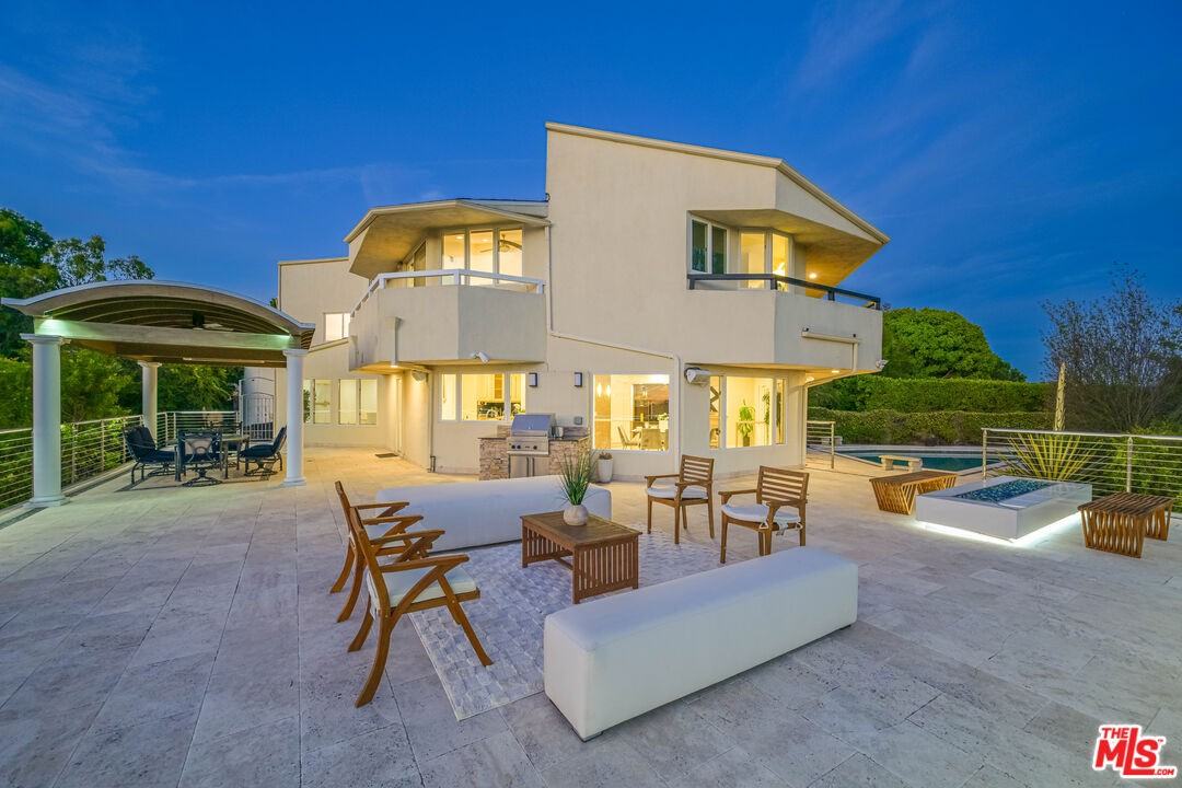1121 Roberto Ln #1