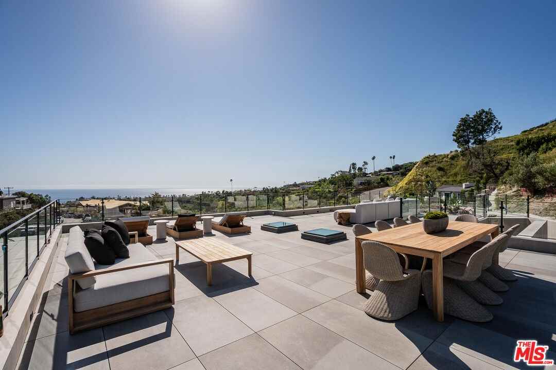 1205 Las Lomas Pl #1 - Photo 6 of 42