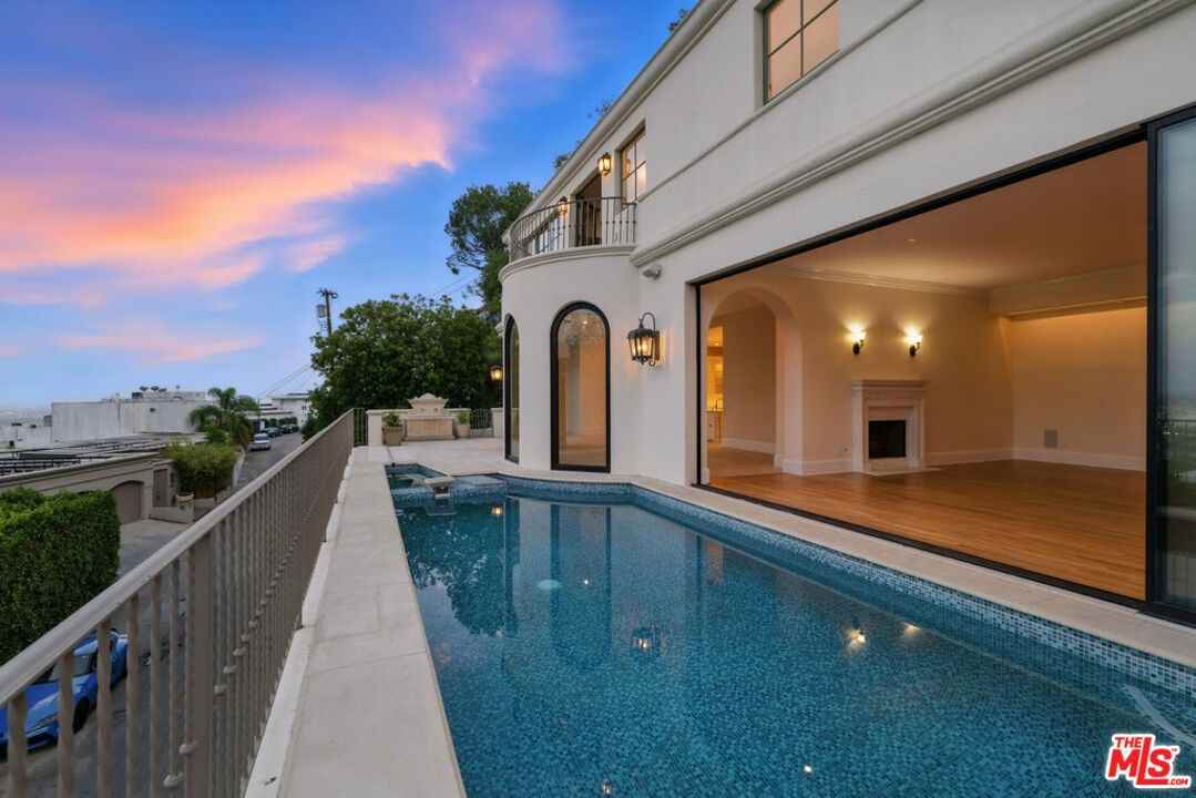 1675 Woods Dr #1 - Photo 5 of 50