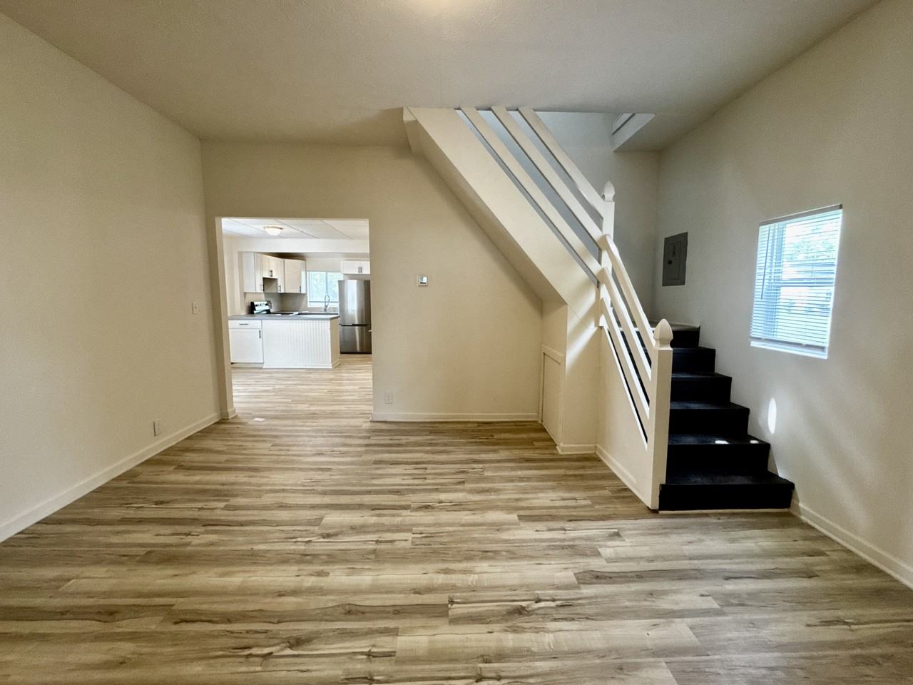 907 E Taylor St #1 - Photo 2 of 11