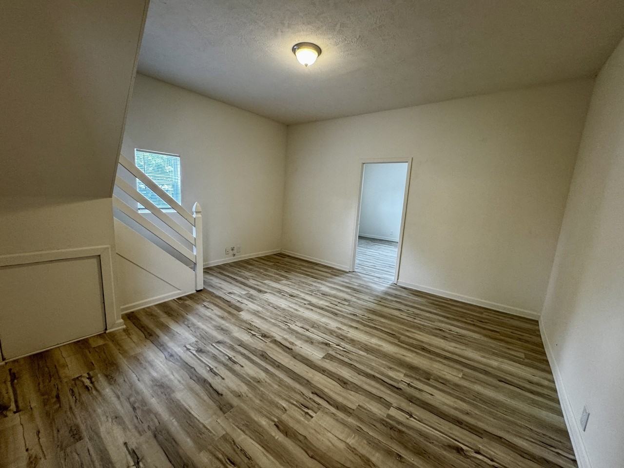 907 E Taylor St #1 - Photo 3 of 11