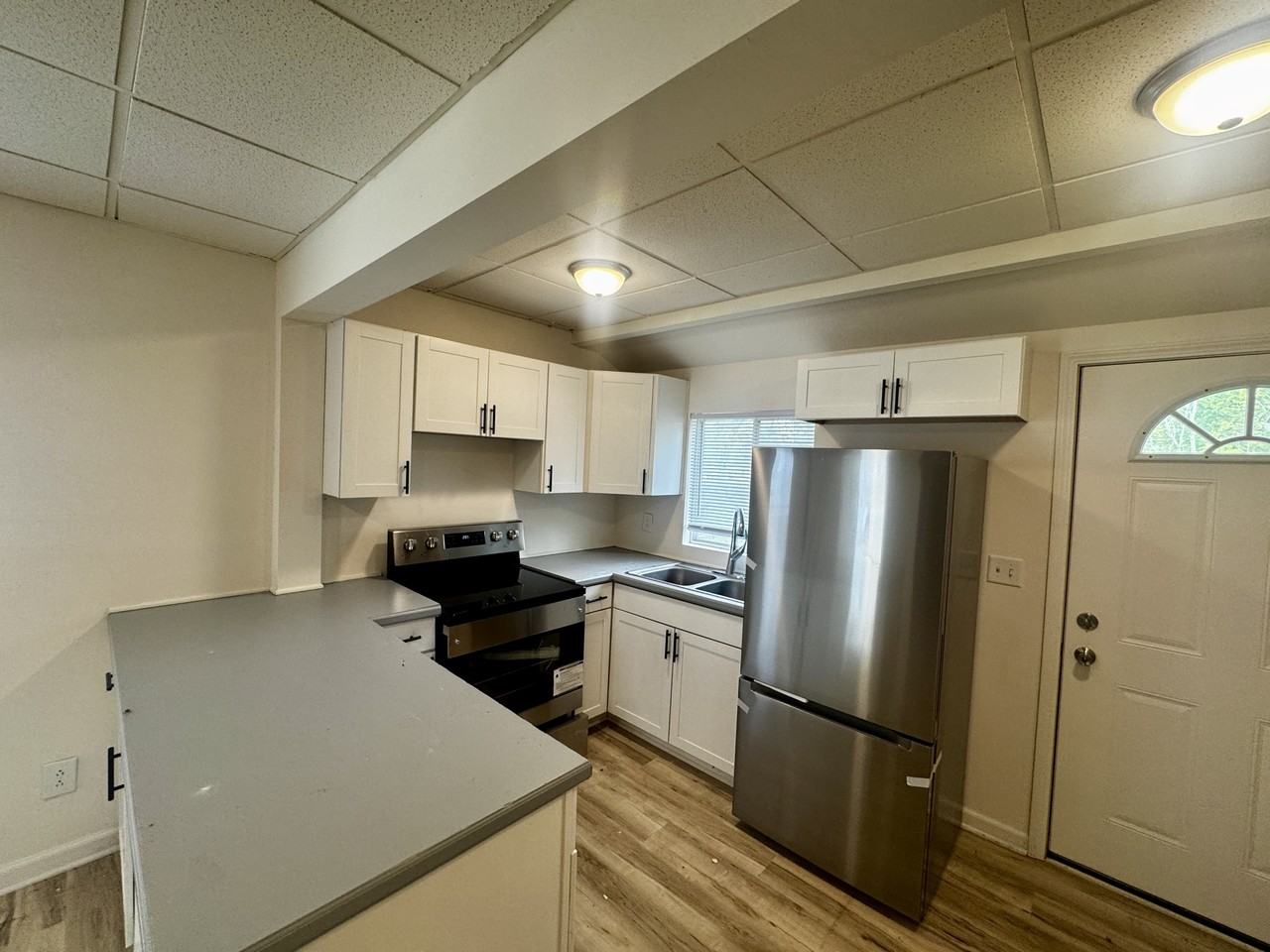 907 E Taylor St #1 - Photo 4 of 11